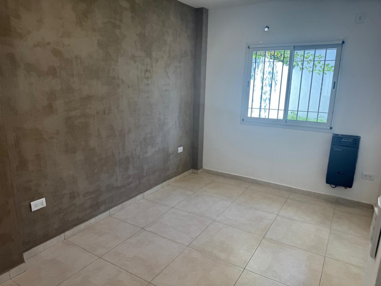 Inmejorable casa de Barrio 15 de Diciembre